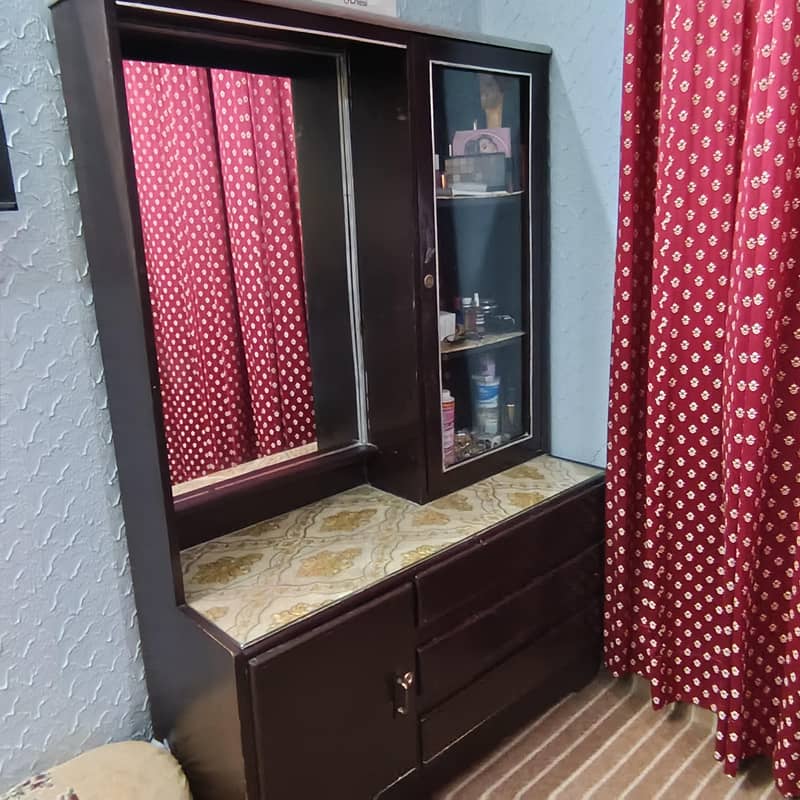 solid wood bed and dressing 1