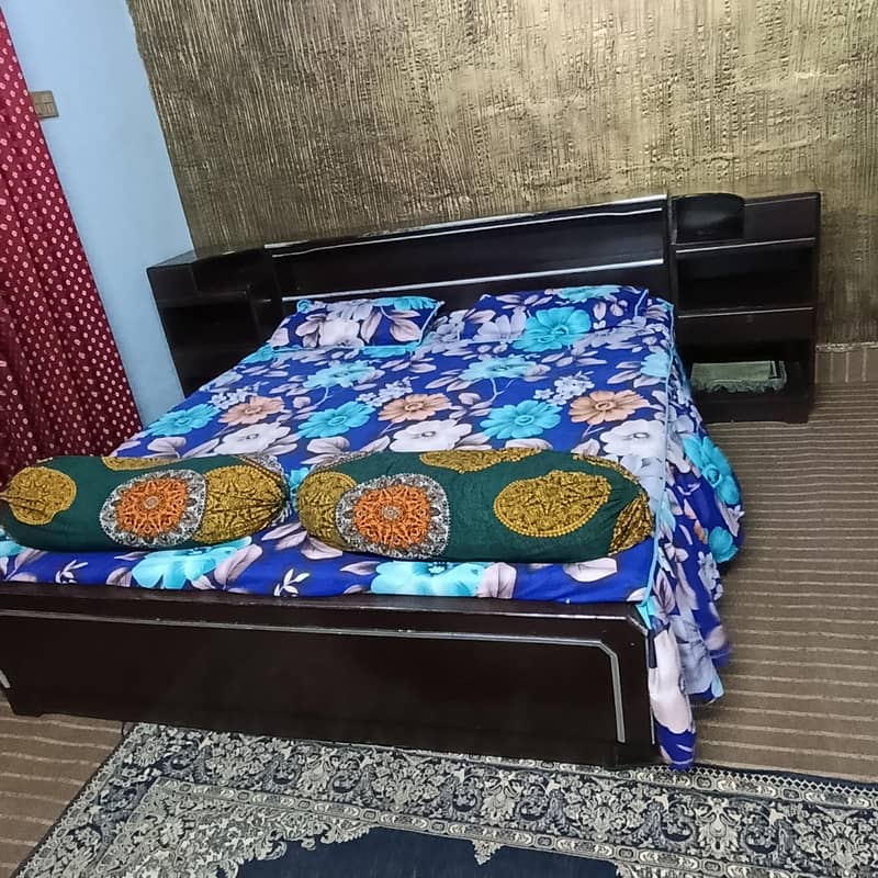 solid wood bed and dressing 2