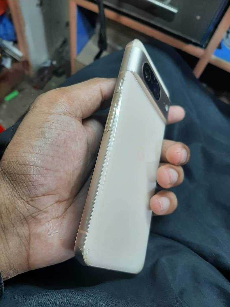 Google Pixel 8 1