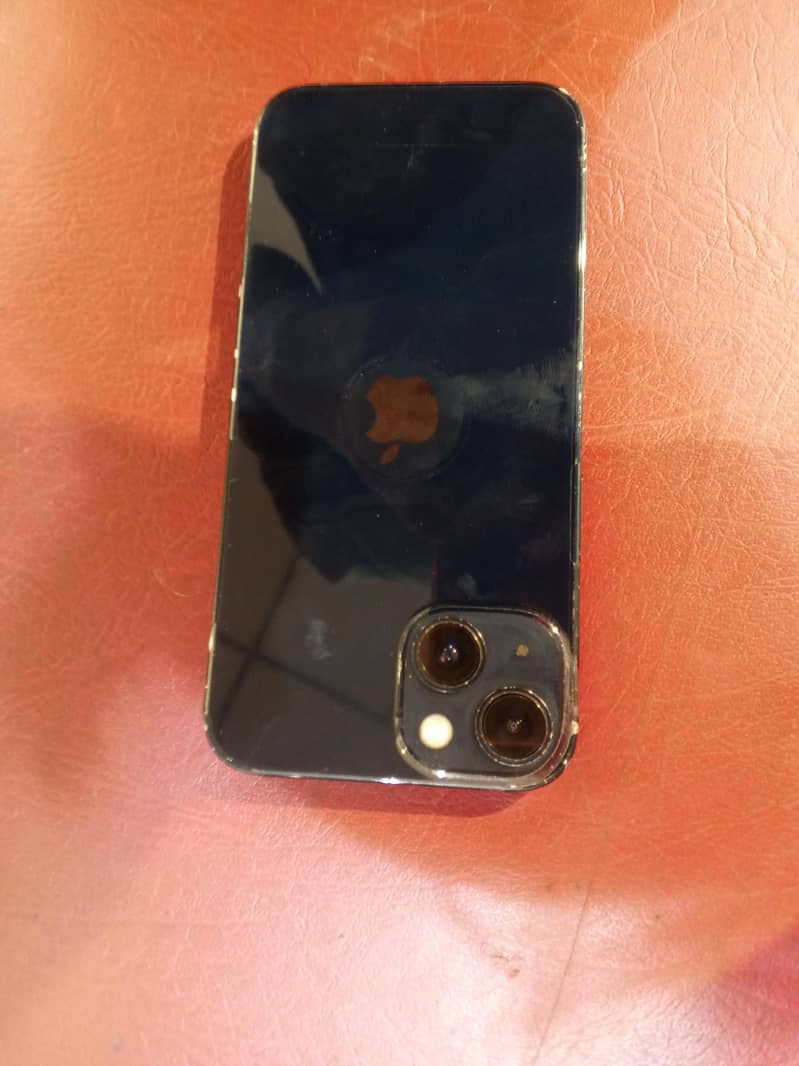 Apple iPhone 13 4