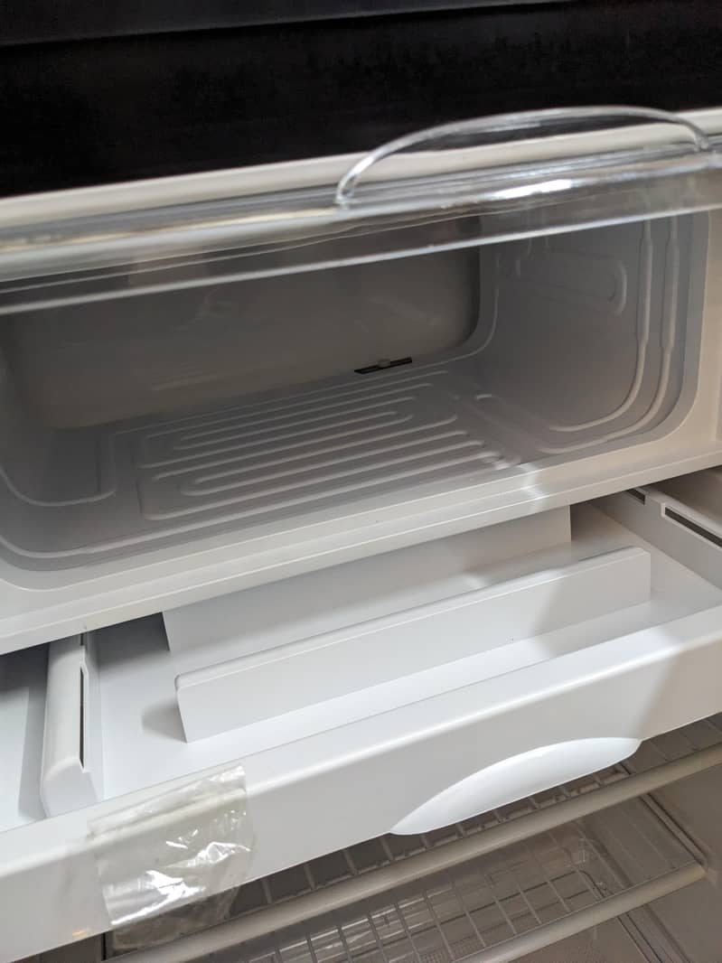 Refrigerator/fridge 3