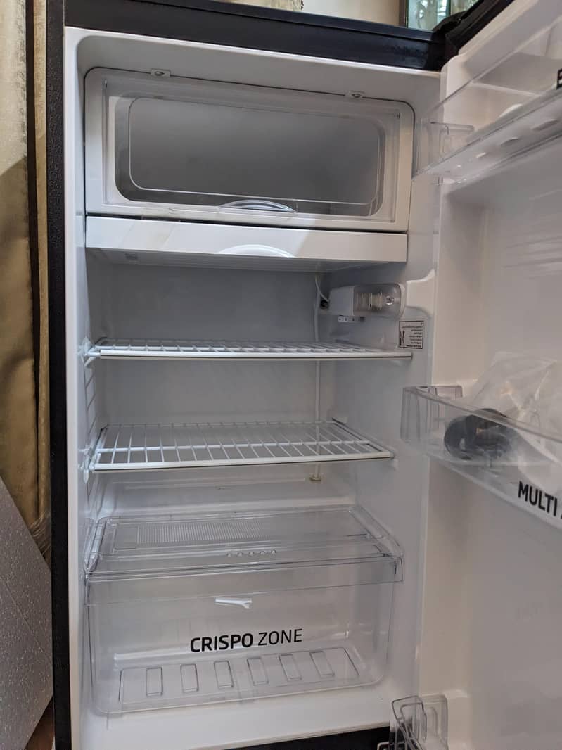 Refrigerator/fridge 4