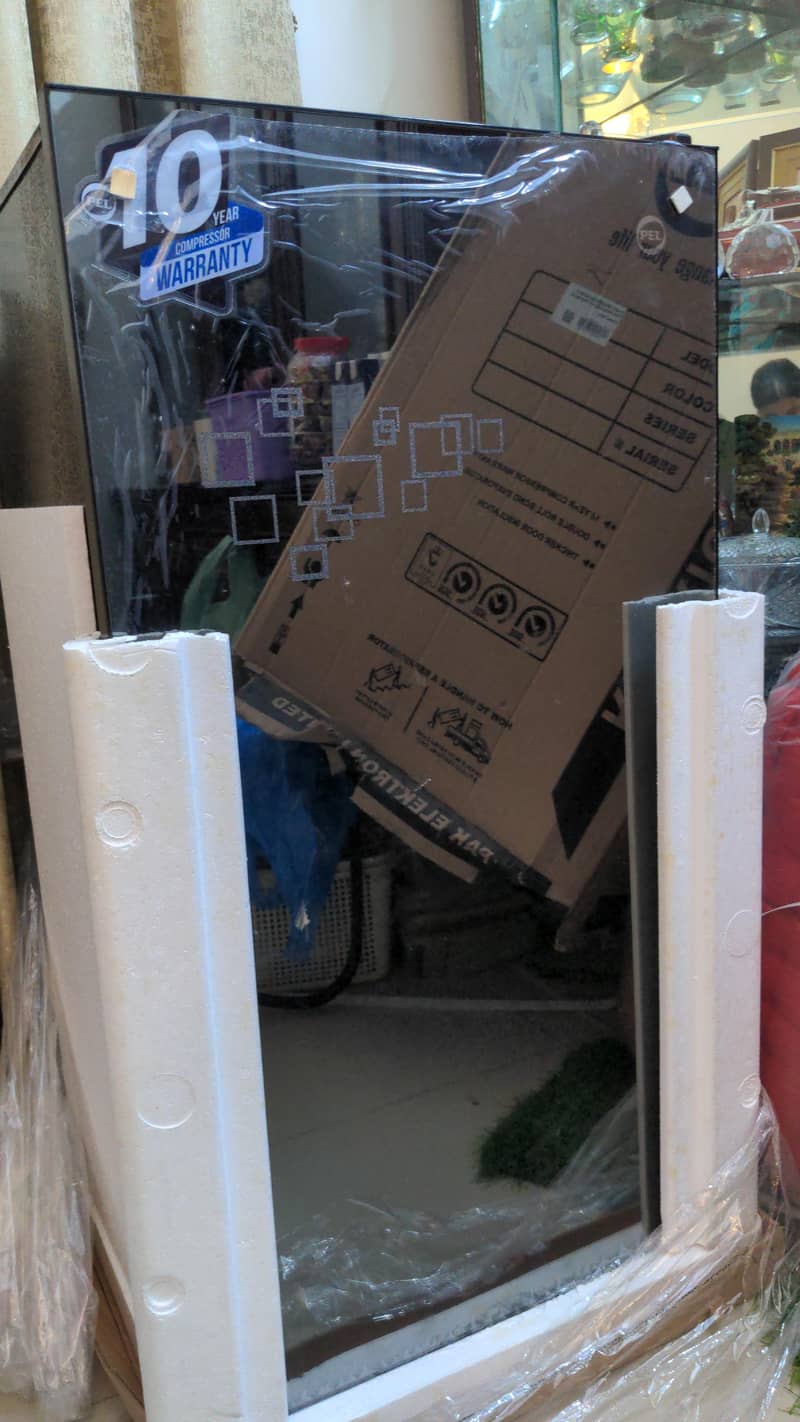 Refrigerator/fridge 8