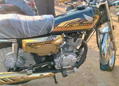 125 self start buht Achi bike hai koi issue ni hai