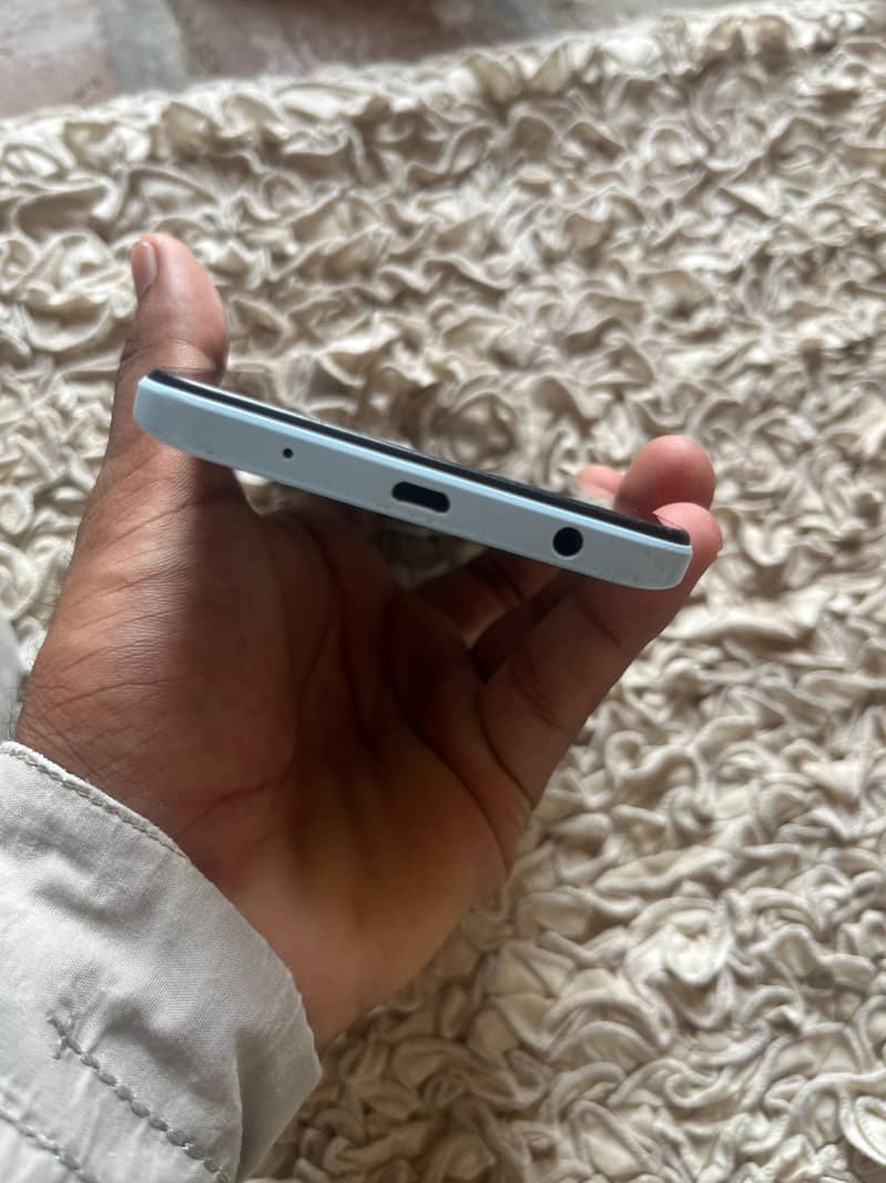 Realme A1 4
