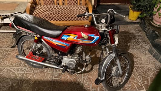  HONDA CD70 — FOR SALE