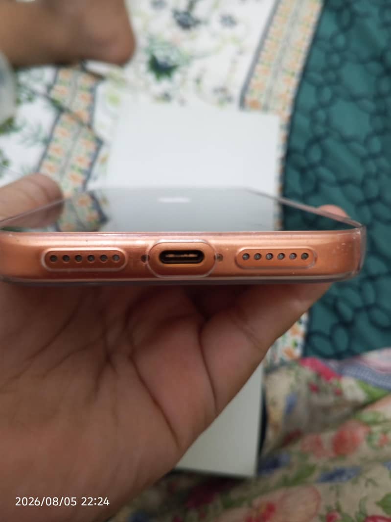 Apple iPhone 17 Pro Max 4