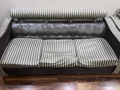 7 Seater used Sofa Set