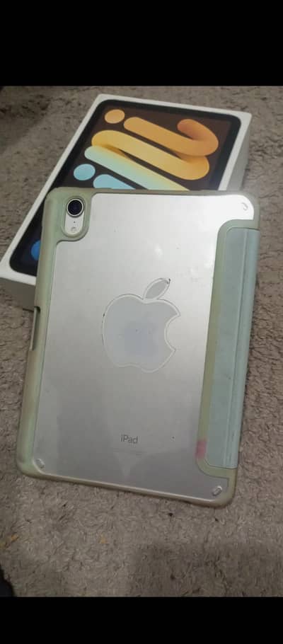 Ipad mini 6 10/10 condition 1 hand used with and original charger
