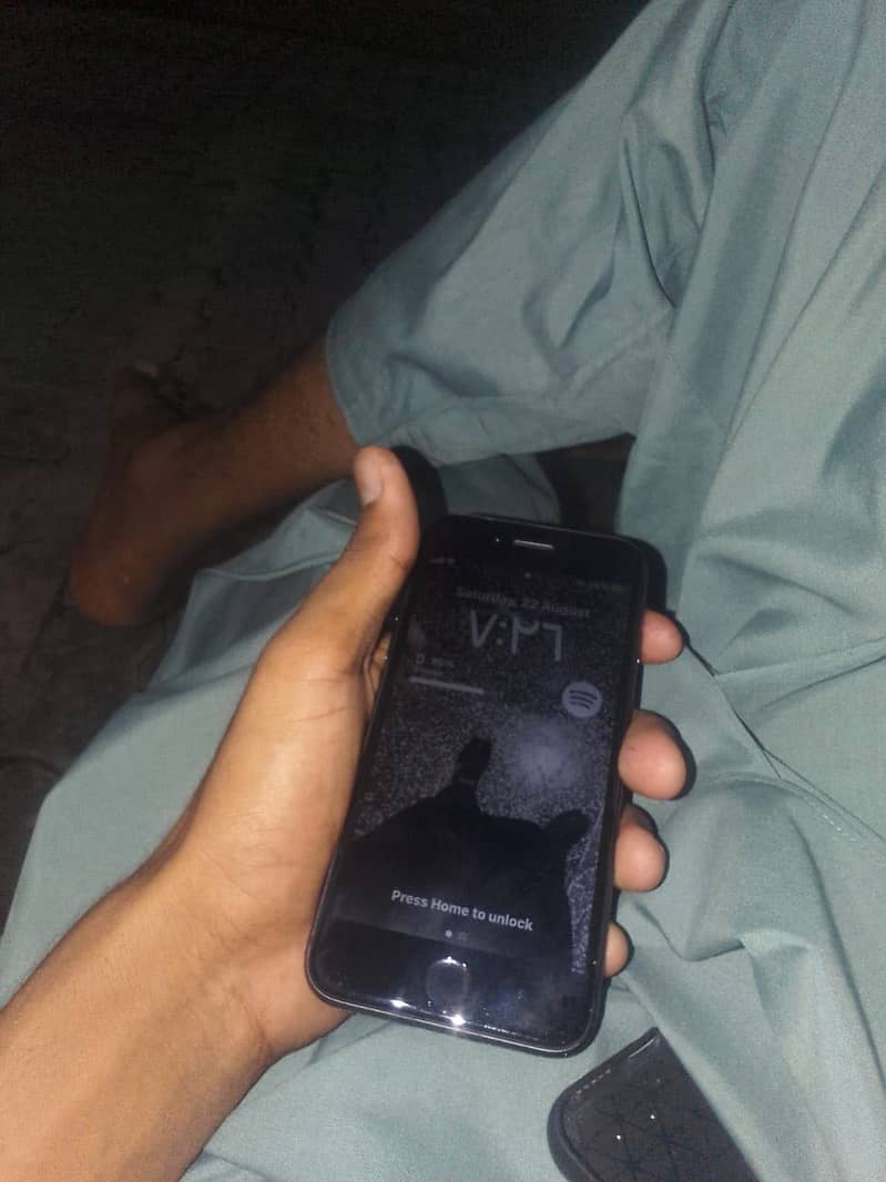 Apple iPhone 8 3