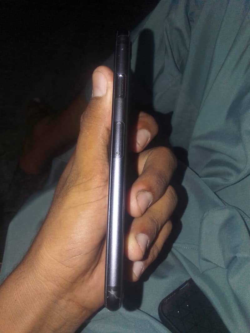 Apple iPhone 8 4