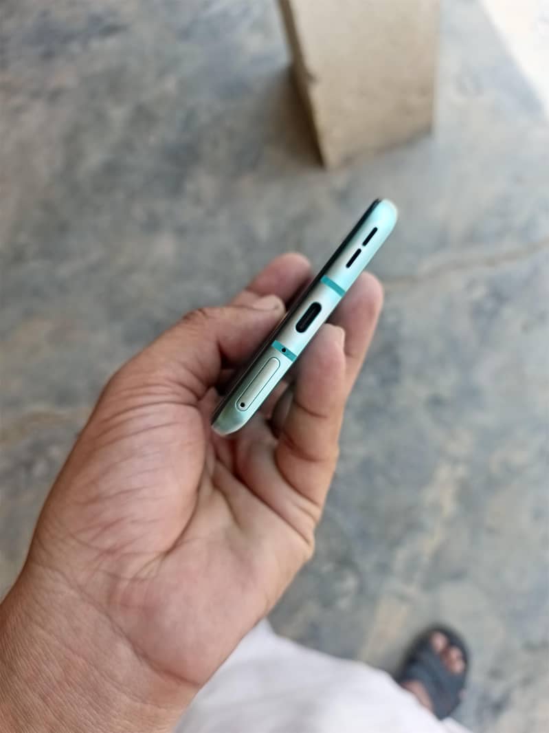 One Plus 8T 4