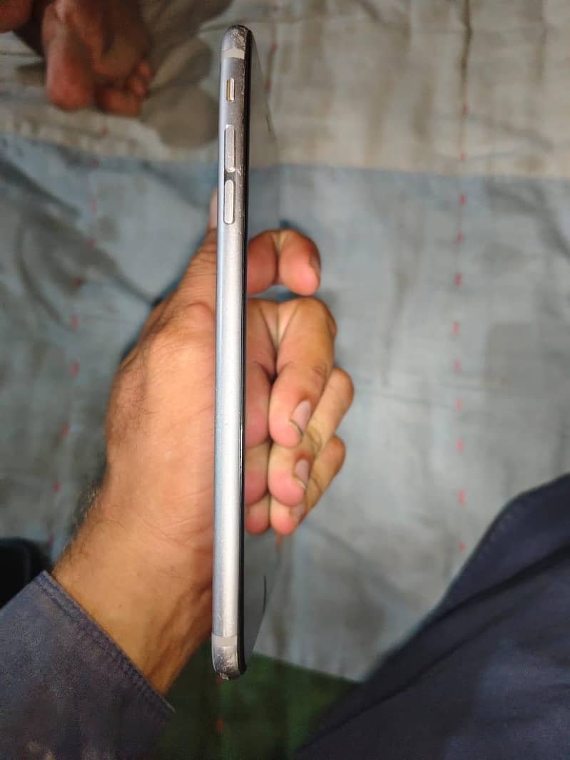 Apple iPhone 6 Plus 2