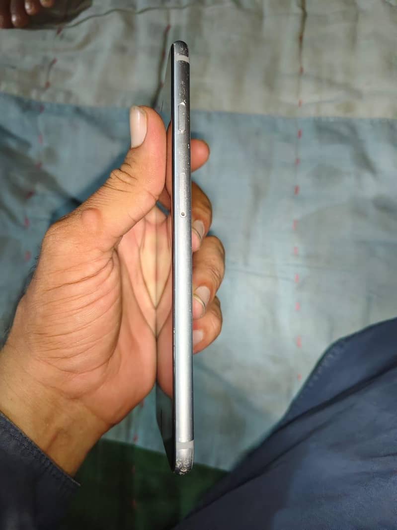 Apple iPhone 6 Plus 3