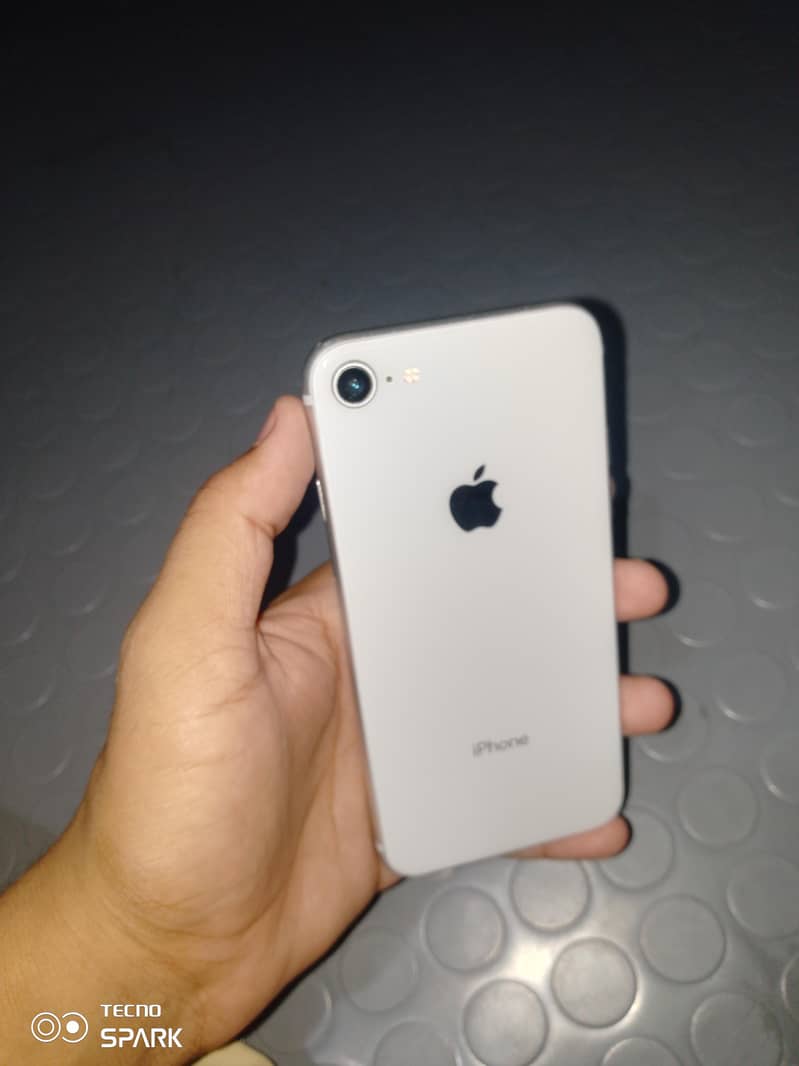Apple iPhone 8 6