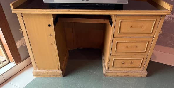 computer or Tv table