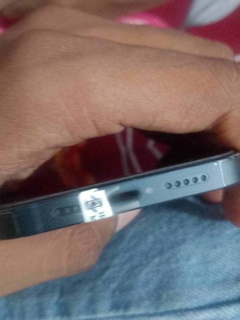 Apple iPhone 13 3