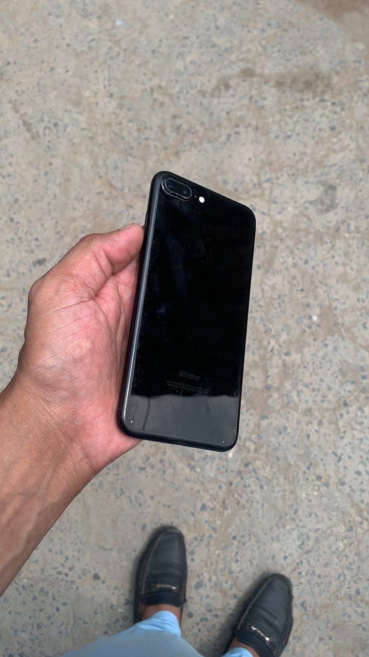 Apple iPhone 7 Plus 1