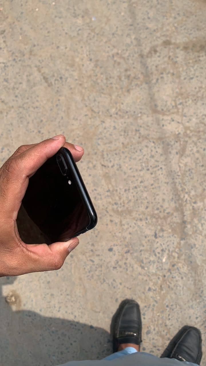 Apple iPhone 7 Plus 4