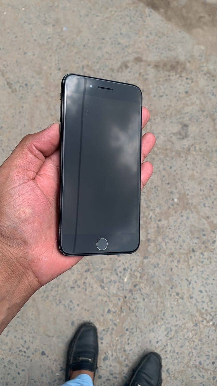Apple iPhone 7 Plus 5