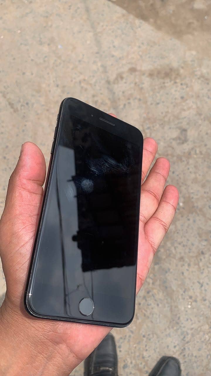 Apple iPhone 7 Plus 6