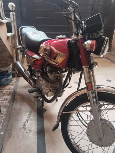 125 (2025) for sale