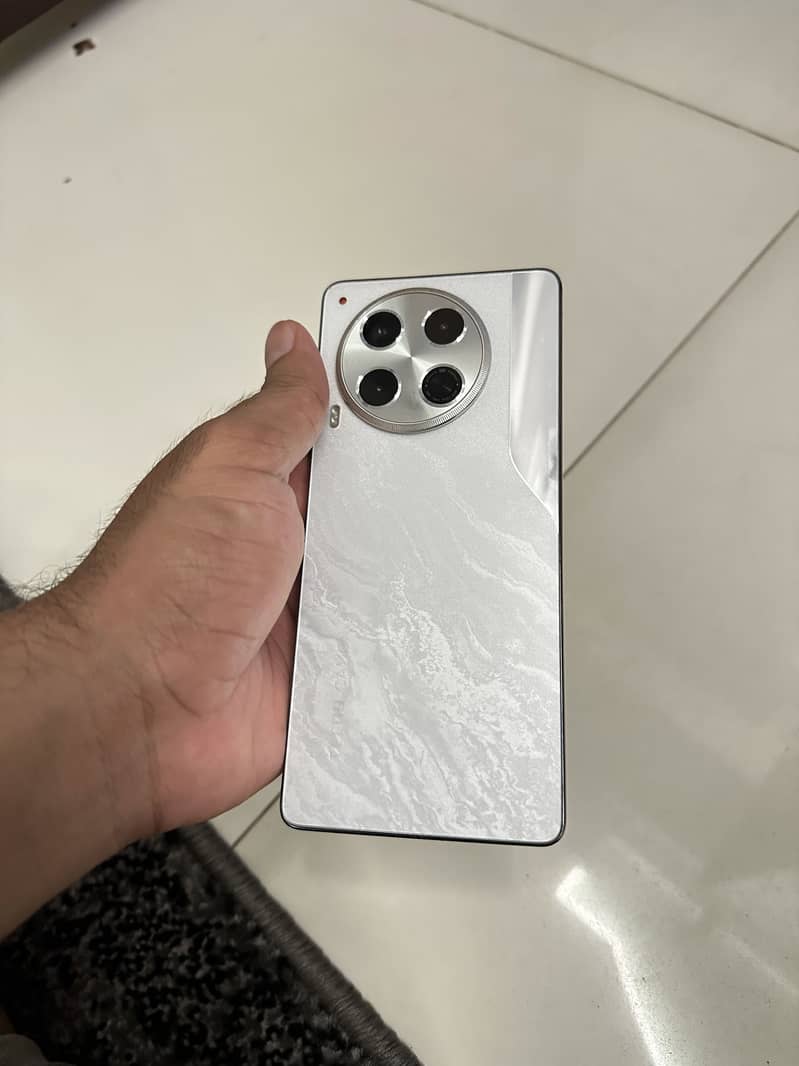 Tecno Camon 30 4
