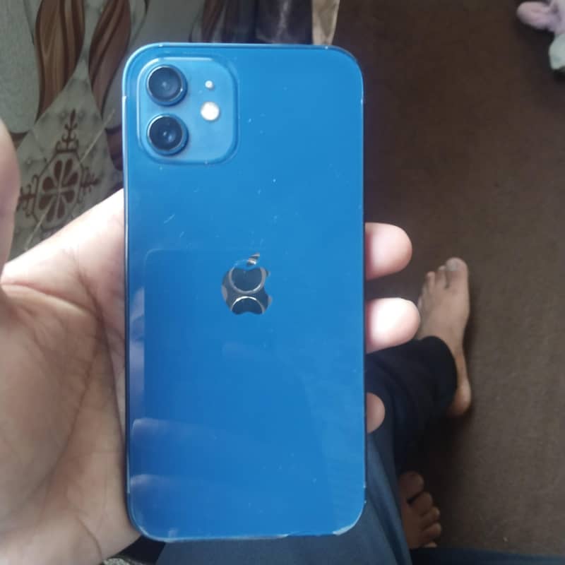 iPhone 12 4