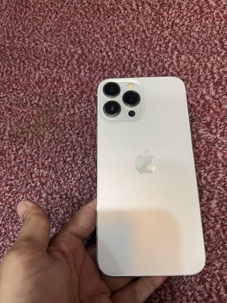 Apple iPhone 13 Pro Max 3