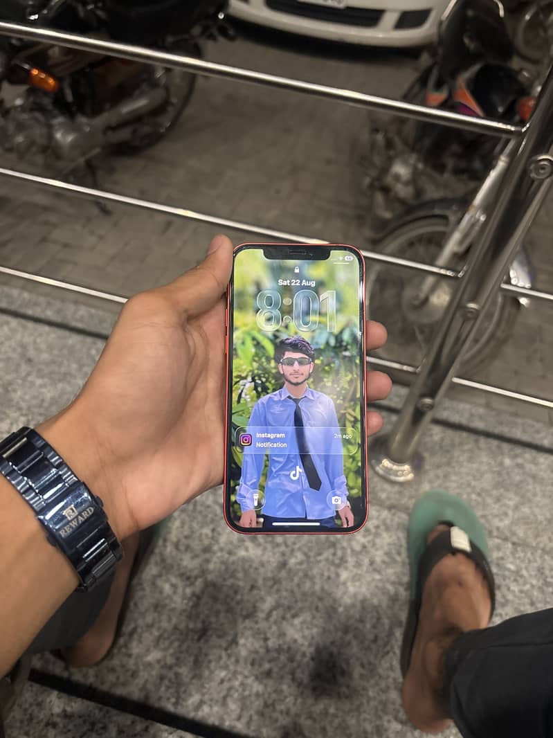 Apple iPhone 12 1