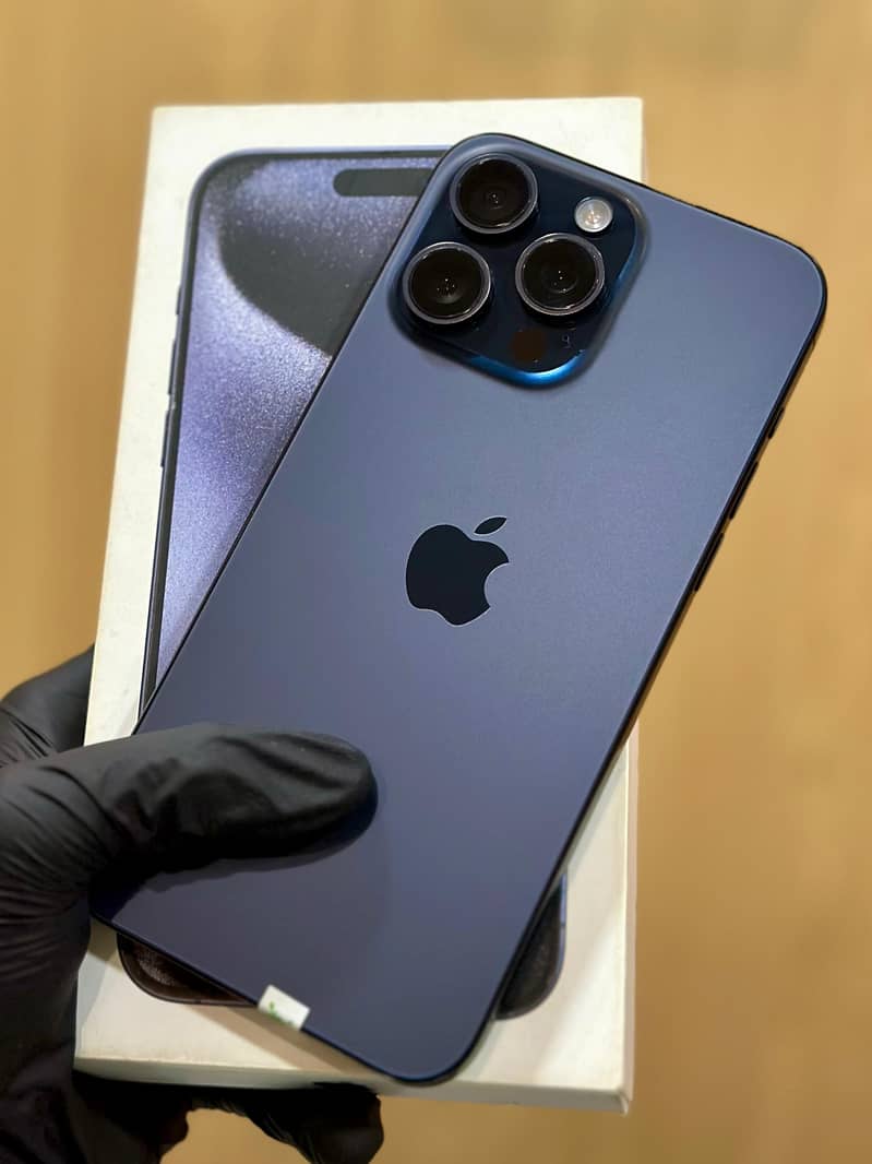 Apple iPhone 15 Pro Max 2