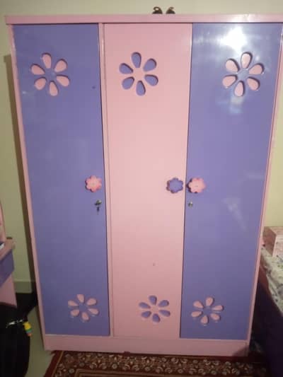 6 ft high wardrobe