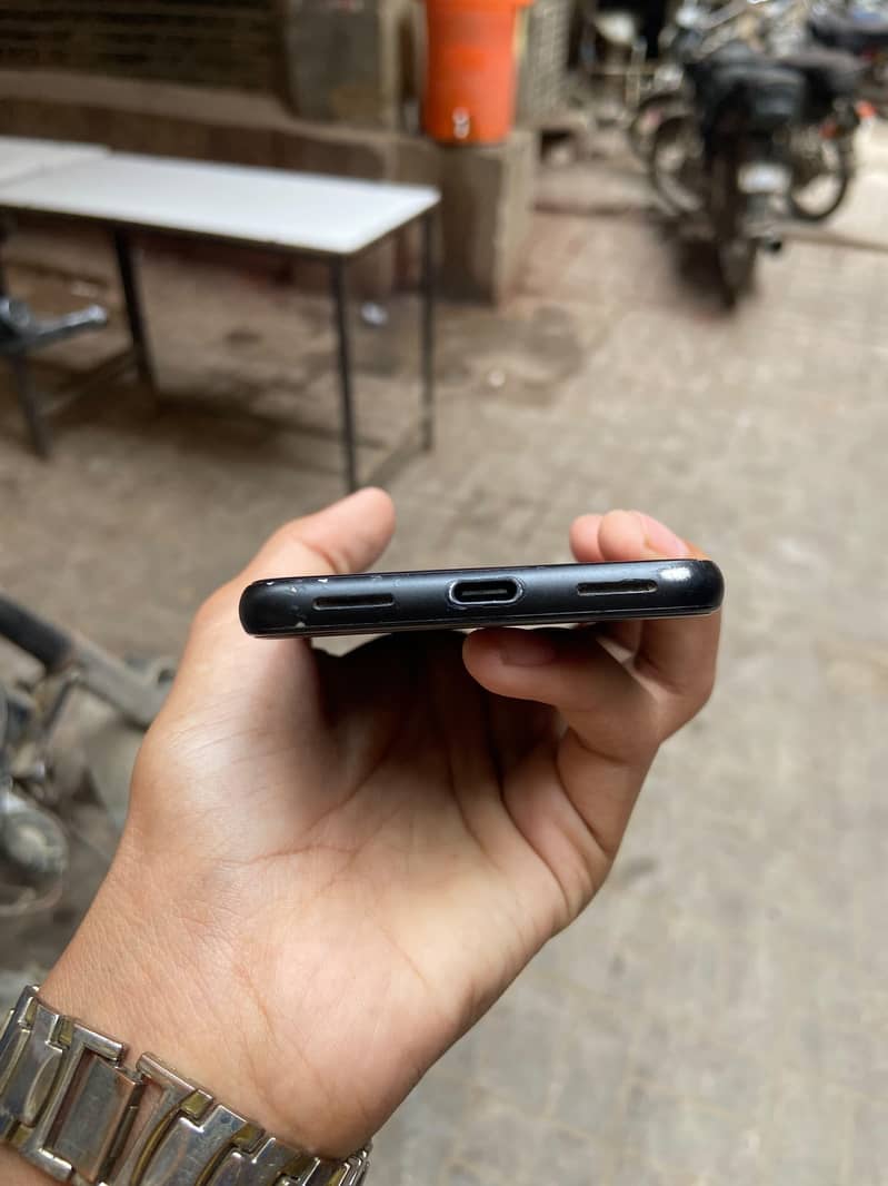 Google Pixel 4 3