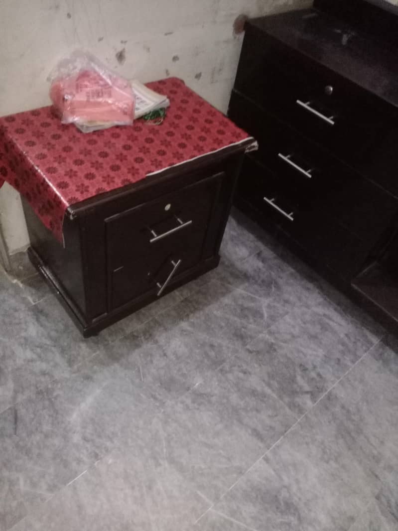 Bed table 1