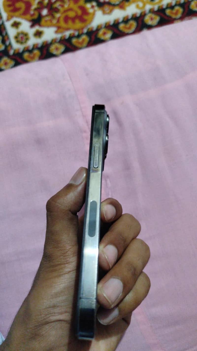 Apple iPhone 13 Pro 2
