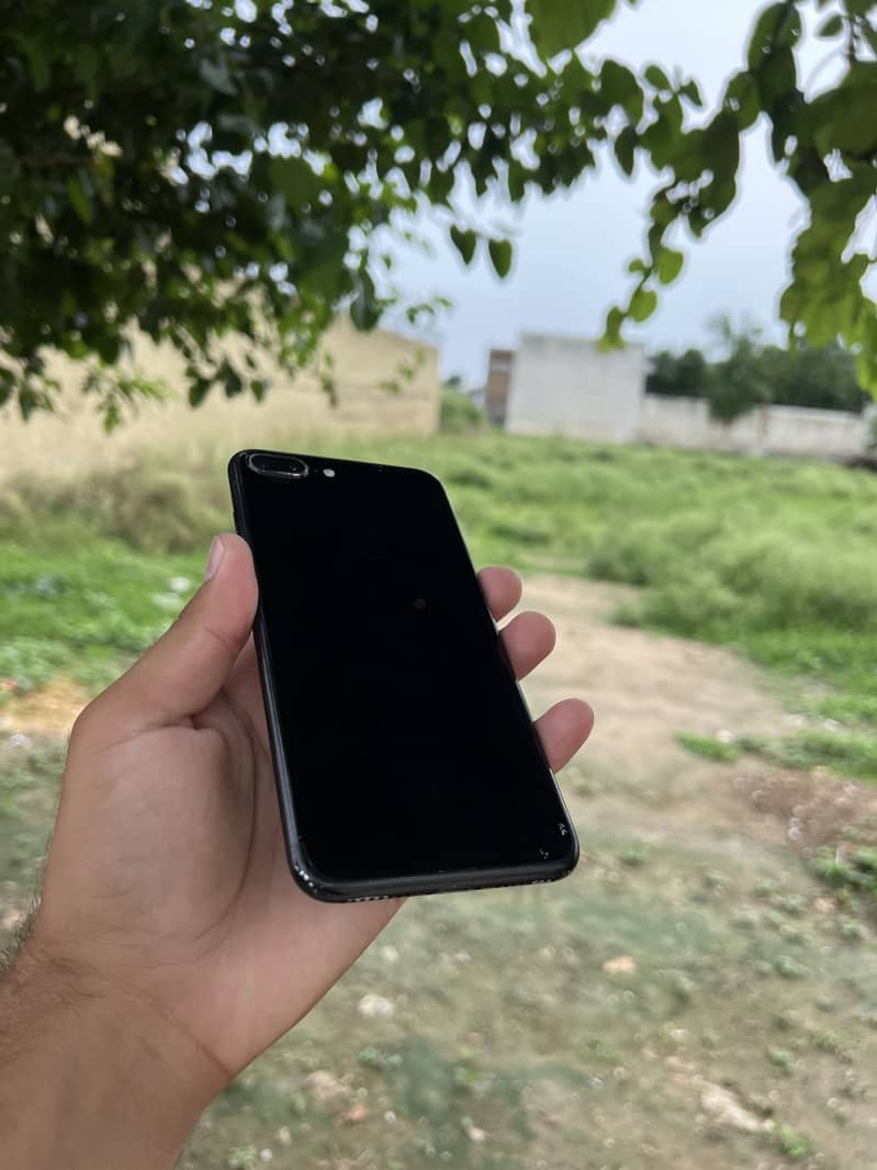 Apple iPhone 7 Plus 1