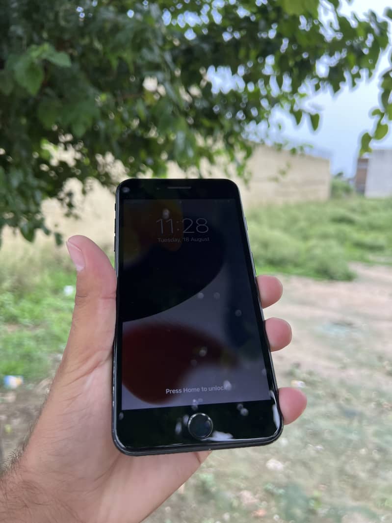 Apple iPhone 7 Plus 2