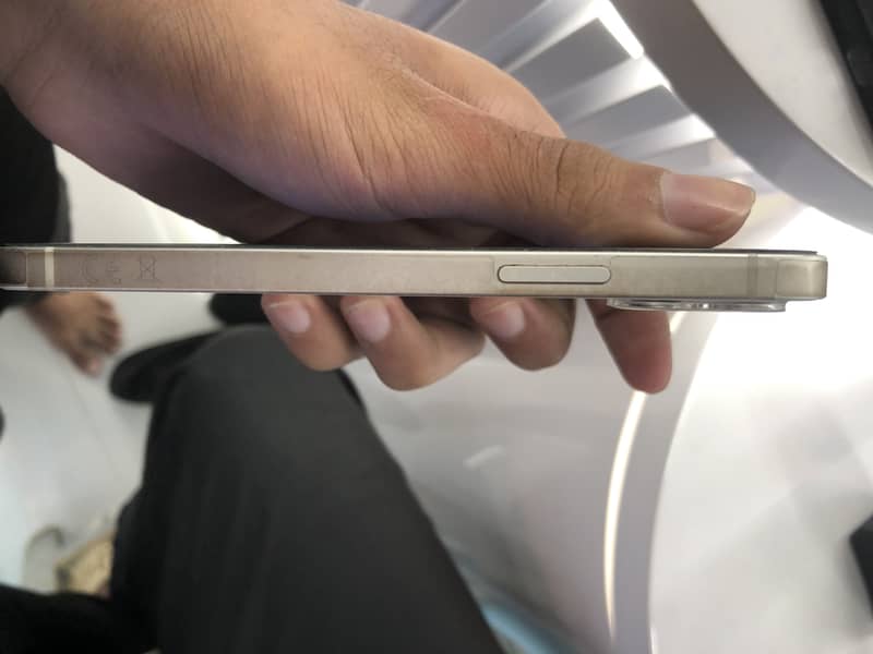 Apple iPhone 12 2