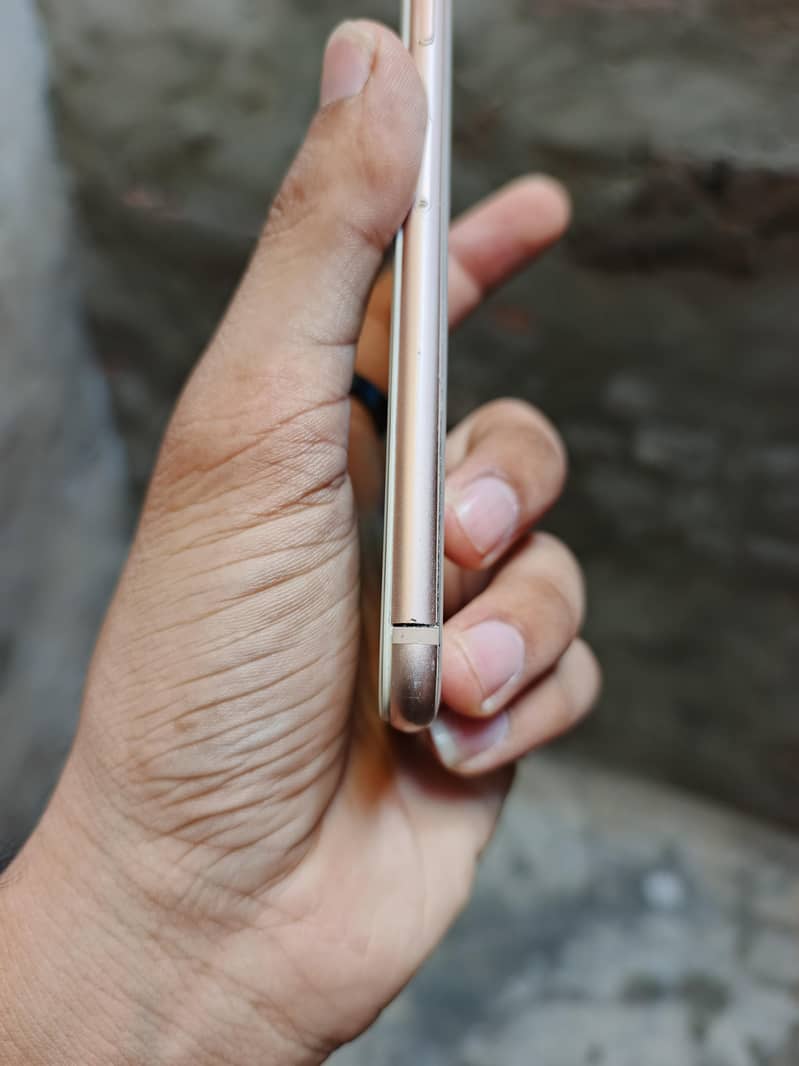 Apple iPhone 8 3