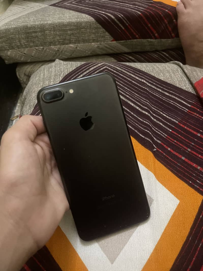 Apple iPhone 7 Plus 3