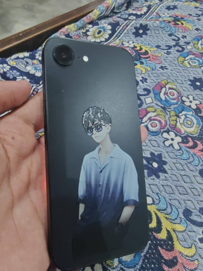 Apple iPhone 16e 1