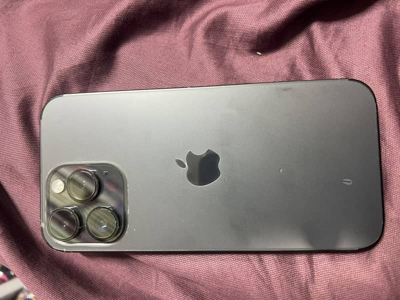 Apple iPhone 14 Pro Max 1