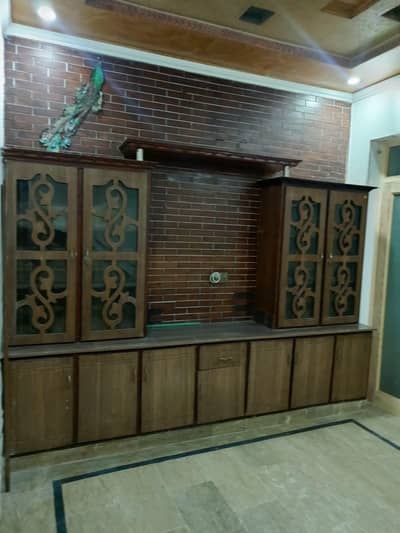 portion for rent in Johar town phes 2 Lahore bjli Pani gas available
