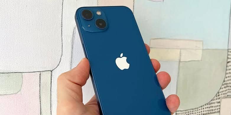 Apple iPhone 13 2