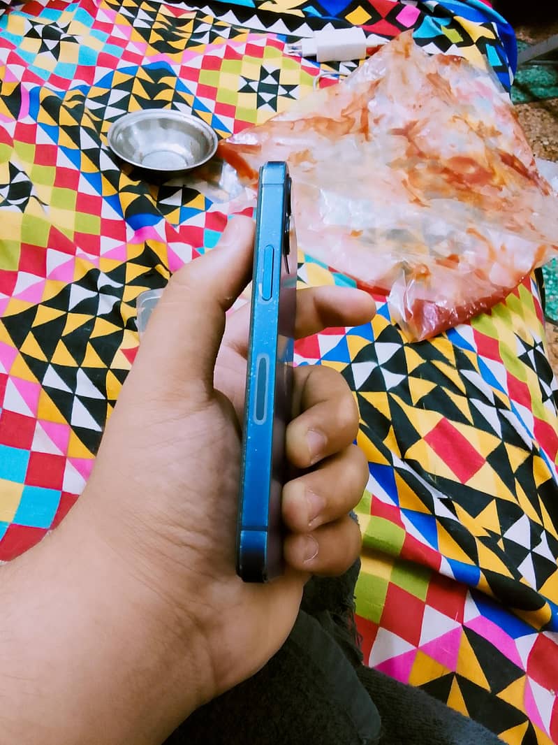 Apple iPhone 12 mini 4