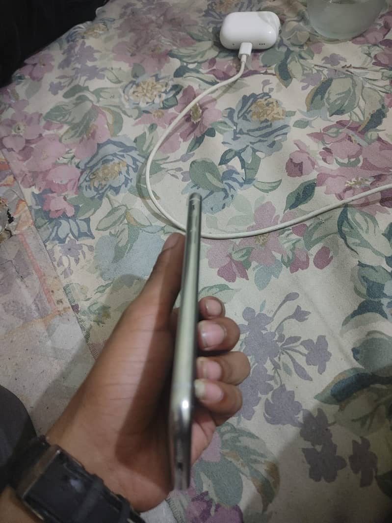 Apple iPhone X 5