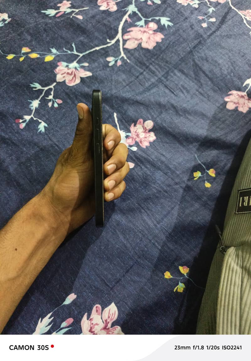 Apple iPhone 15 Pro 2