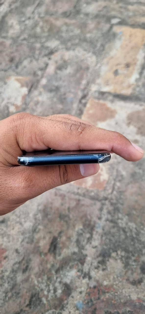 Apple iPhone SE 3rd generation 5