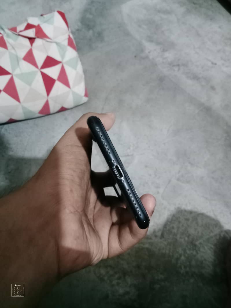 Apple iPhone 7 Plus 1