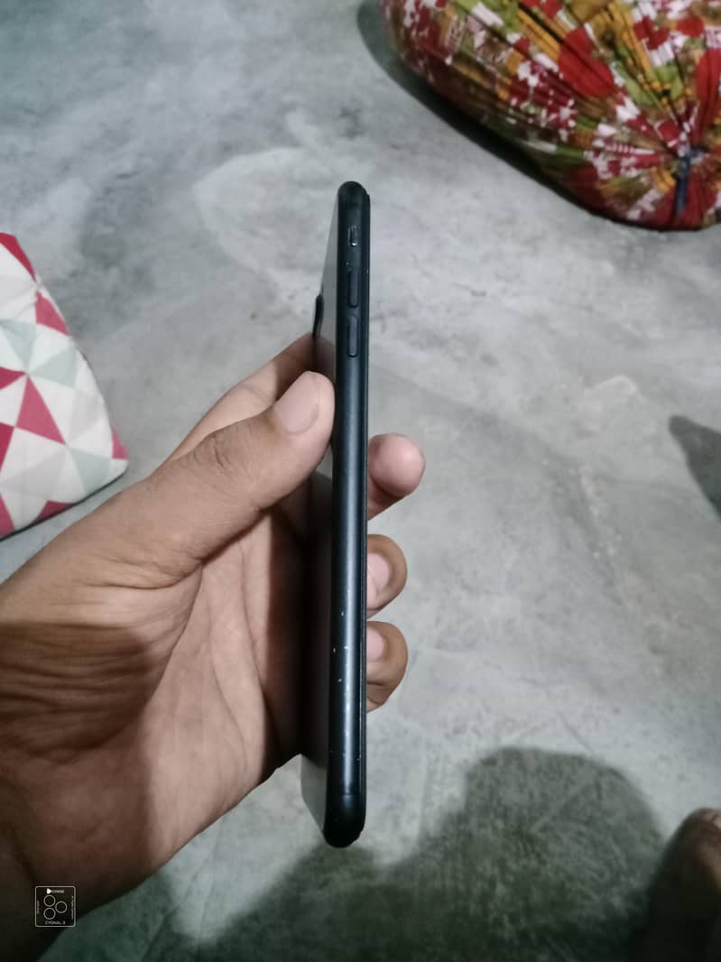 Apple iPhone 7 Plus 2